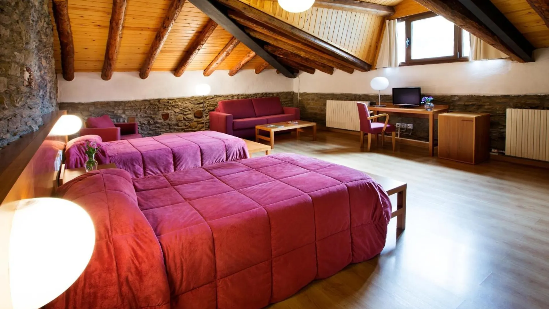 Allotjament Rural Cal Miquel Anserall  Hotel Anserall (Catalonia)